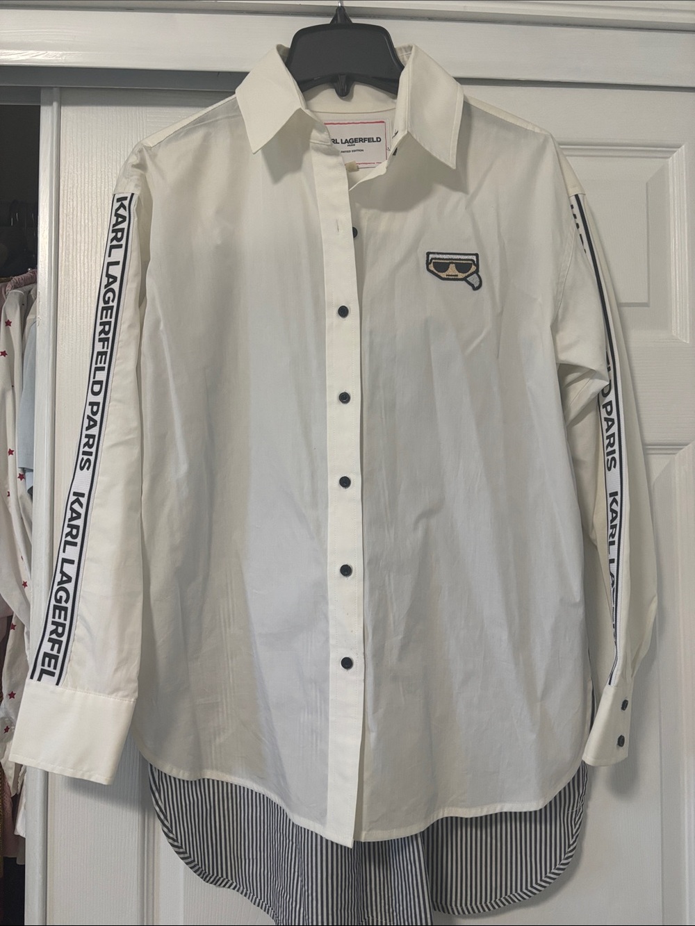 Karl Lagerfeld White Button-Front Logo-Trim Blouse